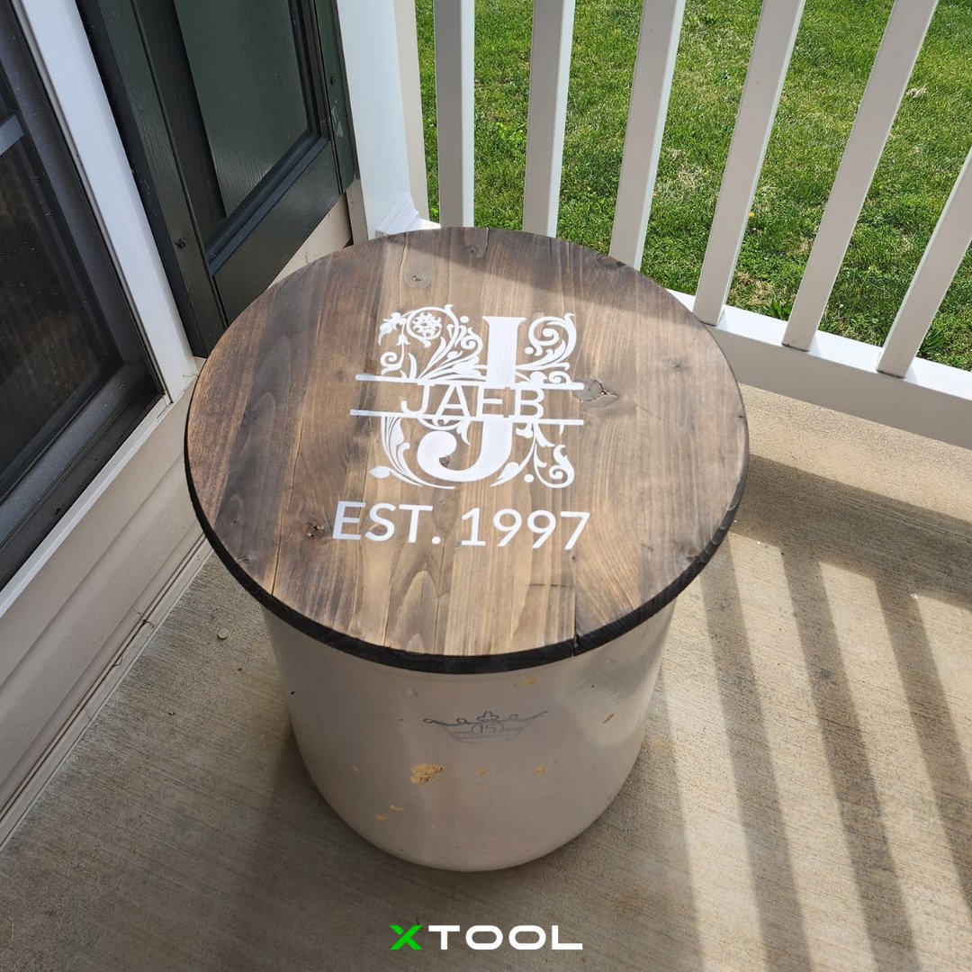 xToolOfficial's tweet image. Wanna add some color to your work? Michele
Jaeb screen print her design to a wood table. Looks
really awesome! Bring the color to your laser work with
xTool Screen Printer🔥
FYI：dataaccess.mblock.cc/t/uC
#xtool #xtoolscreenprinter #screenprint