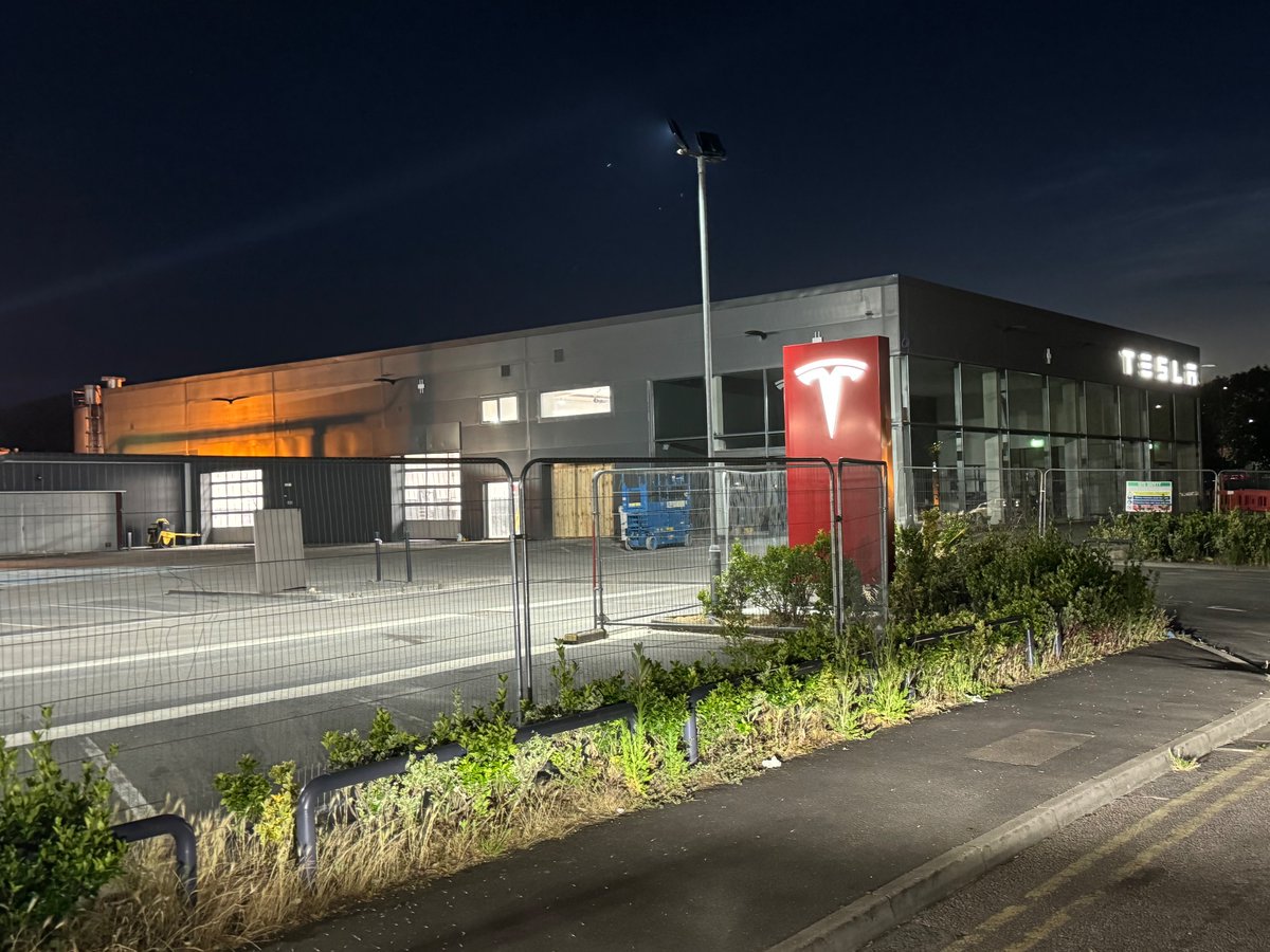 hey <a href="/tesla_uk/">Tesla UK</a> when does your #StAlbans centre open. How many SuC will be there (8?) and will they be open to non Tesla drivers?