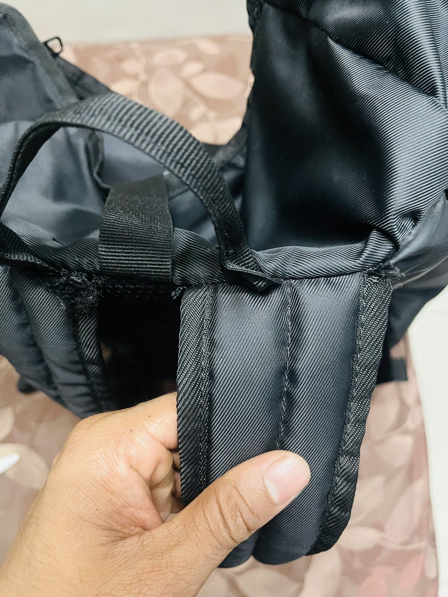 SJoldal's tweet image. Hello @PUMA 

I bought a bag 2 months ago, and it's already tearing from the top. Really disappointed with the quality. Can you help with a replacement or refund? #CustomerService #QualityIssue

@PUMACare