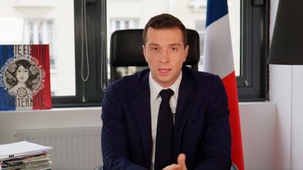 CerfiaFR's tweet image. 🚨🇫🇷 FLASH | Jordan Bardella confirme que les "postes stratégiques" seront refusés aux binationaux s'il devient Premier ministre.