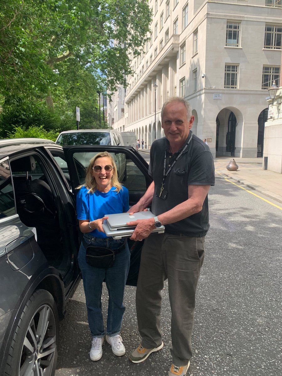 💻 Our old laptops will now enjoy a new lease of life with <a href="/2econdChanceUK/">2econd Chance</a> . We had a number of machines gathering dust and taking up space in a cupboard. Now, thanks to Charlotte Solomon and her colleagues #regeneration will occur.