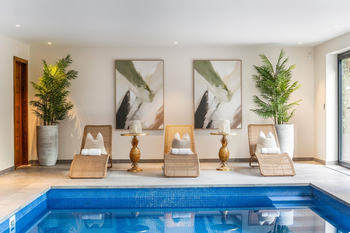 DeniseHomeStyle's tweet image. Is this the ultimate home for entertaining and relaxing in one of Nottinghamshire's most sought after villages?
We enjoyed staging this project!
If you would like to find out more contact @Savills Nottingham office.