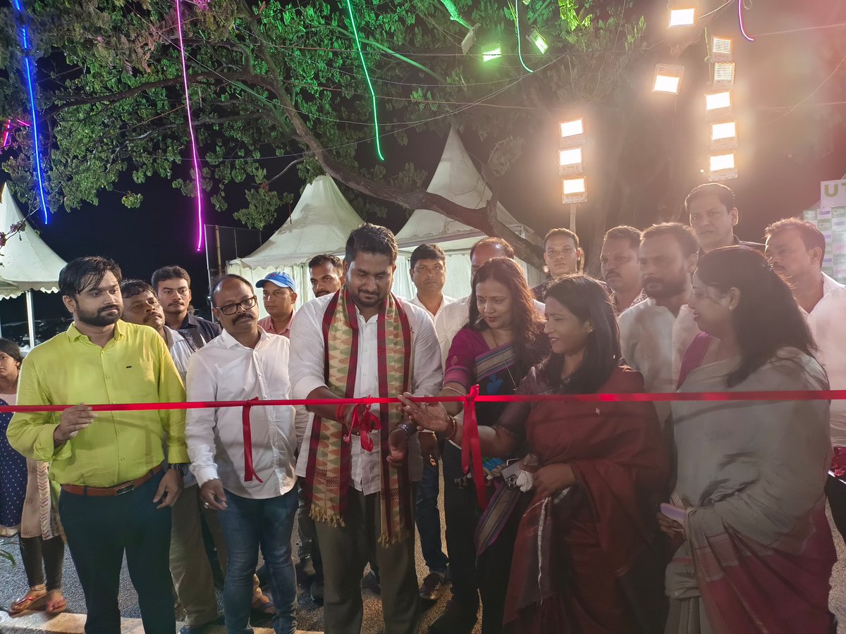 VanDhanSeVikas's tweet photo. The #AadiBazaar, inaugurated in #Bhubaneshwar, showcases tribal products from 21st June to 1st July, 2024 at ITF, Janta Maidan. Support local artisans &amp; explore cultural heritage at this event.

#Vocal4Local #TribalArtisanMela #CulturalHeritage #OdishaEvents #HandcraftedTreasures https://t.co/67PtBT4bNe