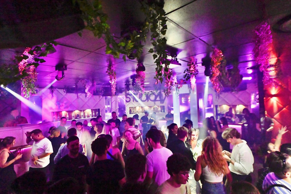 HighClubNice's tweet image. La salle LATIN ROOM dans le High club est ouverte tous les vendredis et samedis 🤩

The LATIN ROOM in the High club is open every Friday and Saturday 🤩