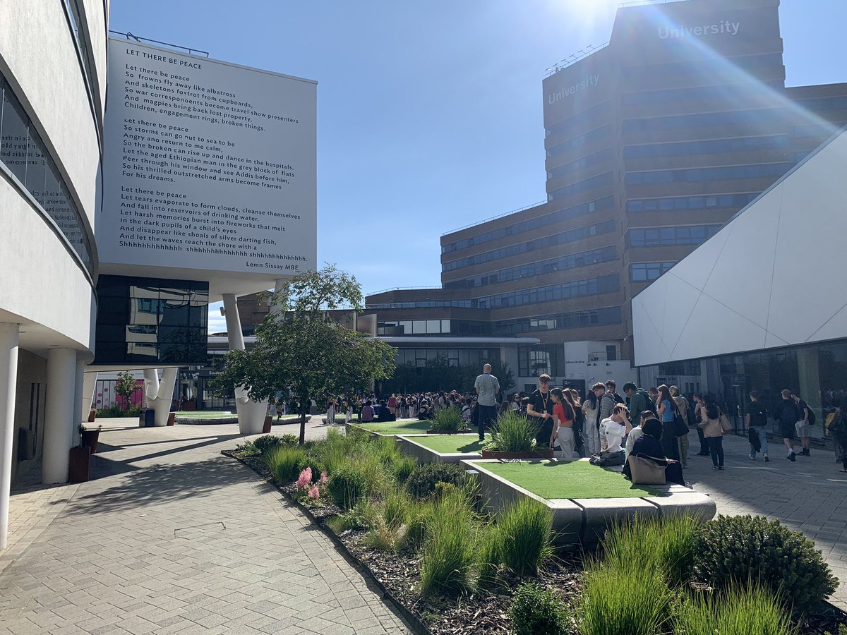 HuddsGemma's tweet photo. Great sunny start to @GreenheadCol ‘Step into your future’ week! @HuddersfieldUni will be hosting over 700 Greenhead students with 13 different subject area taster days and we can’t wait to show  what our beautiful campus has to offer! ☀️🎓🏫📚@Hud_SCLS @gccareersdept https://t.co/yf9BZUEzEj