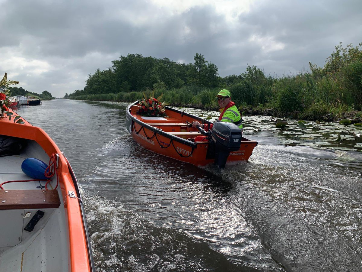 Reddingsbrigade MSR (@rbmonster) on Twitter photo Onze vereniging heeft jl. vrijdag t/m zondag weer mogen bijdragen aan een mooi Westlands evenement, namelijk het 25e <a href="/VarendCorso/">Varend Corso</a>.
Samen met de reddingsbrigades van Delft, โs-Gravenzande en Vlaardingen, maar ook met de mensen van EHBO โs-Gravenzande is dit mogelijk geweest. Onze vereniging heeft jl. vrijdag t/m zondag weer mogen bijdragen aan een mooi Westlands evenement, namelijk het 25e <a href="/VarendCorso/">Varend Corso</a>.
Samen met de reddingsbrigades van Delft, โs-Gravenzande en Vlaardingen, maar ook met de mensen van EHBO โs-Gravenzande is dit mogelijk geweest.