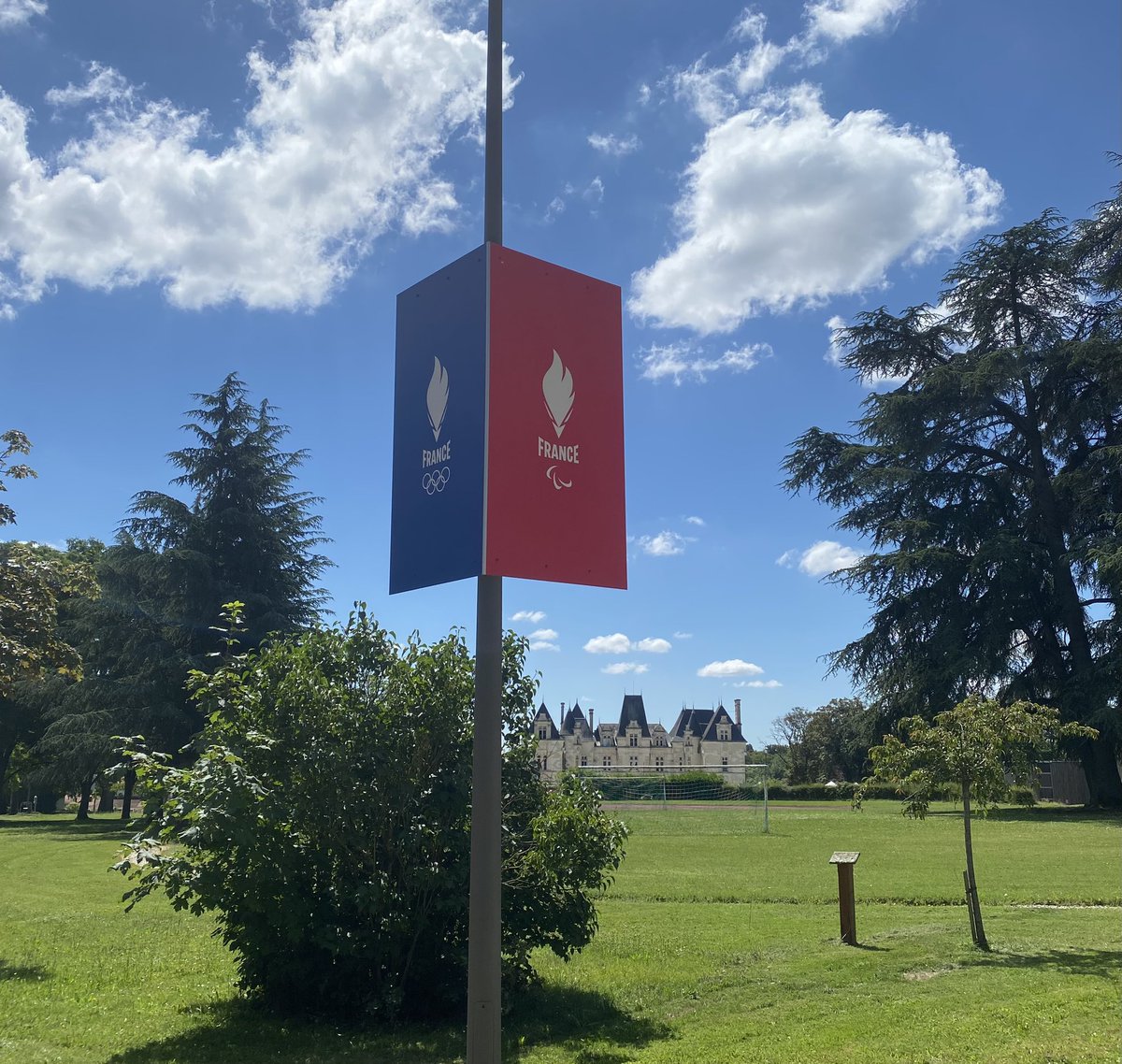Début d’une classe bleue au <a href="/CREPS86/">CREPS de Poitiers</a> pour 45 élèves de GS de l’école Alphonse Daudet de @poitiersfr 
Ambiance olympique <a href="/Paris2024/">Paris 2024</a> en prime ! <a href="/acpoitiers/">Académie de Poitiers</a> <a href="/DSDEN86/">DSDEN de la VIENNE</a> @Grand_Poitiers @ICholat