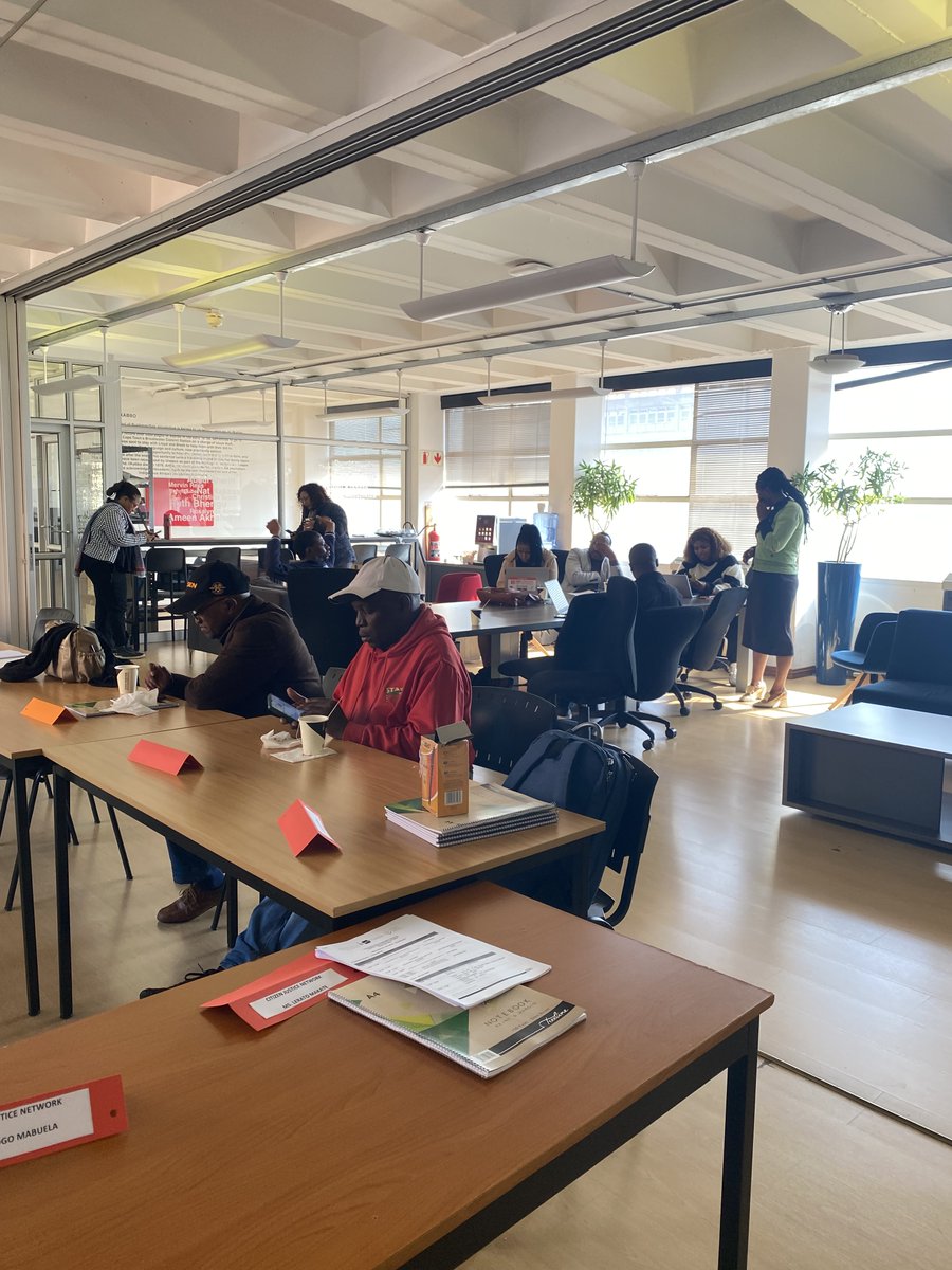 This morning, we are kick starting a three-day Community Radio #Sustainability Workshop, looking at how the #sector can work collaboratively to sustain itself.  

#CommunityRadio #Governance #CapacityBuilding #Compliance