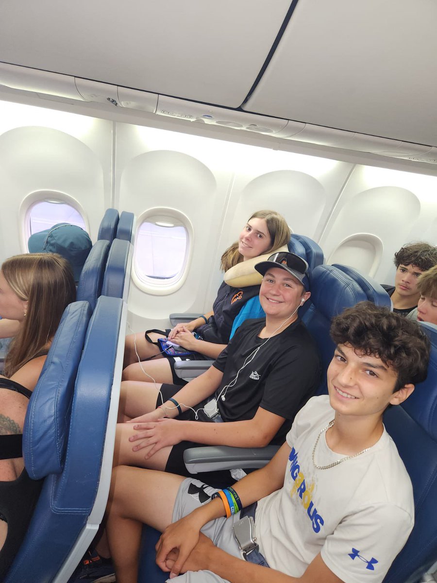 FSK0761's tweet photo. FSK Takes South America! Please join us in wishing our students safe travels as they begin their tours of Costa Rica and Panama! @SonjaSantelises @PlaceTos @BaltCitySchools 
#IHeartFSK #CLNLive5 https://t.co/jd342Vq3eM