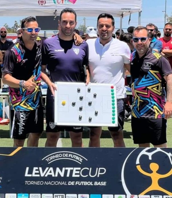 Último finde <a href="/LevanteCup/">Levante Cup</a>  entrenador CONNECT-COACH categoría infantil para  Kiko Torrente del <a href="/MalagaCF/">Málaga CF</a> 🏆⚽🔝. Aprovechamos para dar la enhorabuena al 1er equipo por el ASCENSO!! <a href="/MalagaCFAficion/">Afición Malaguista</a> 👏🏽#LevanteCup2024  #connectatusjugadores #graciasportodo