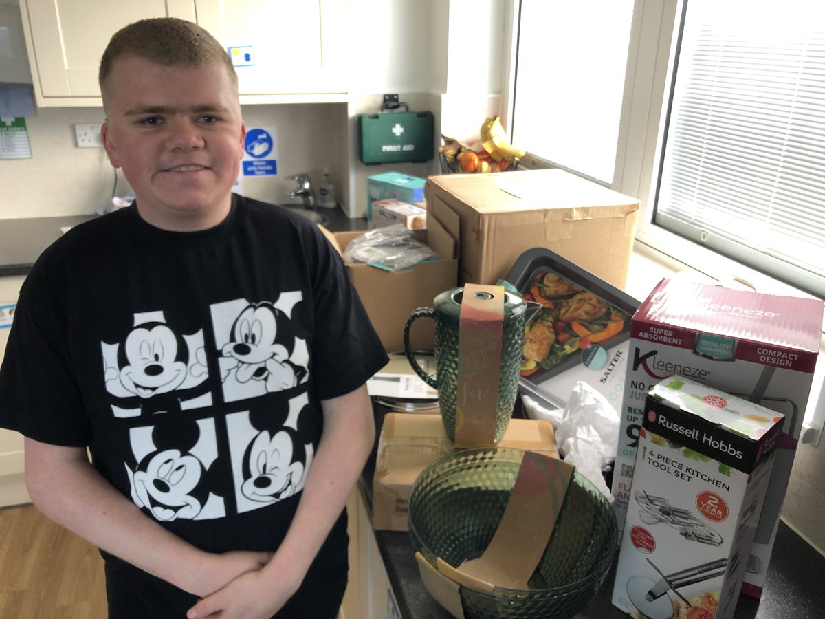 👏THREE CHEERS for <a href="/UPPLC_UK/">Ultimate Products</a> who kindly donated kitchen appliances and homeware for our residential homes.

From blenders to airfryers - they supplied the lot. So much so our  van was full to the brim!

Pictured is college ambassador &amp; house resident Max with some of the items.