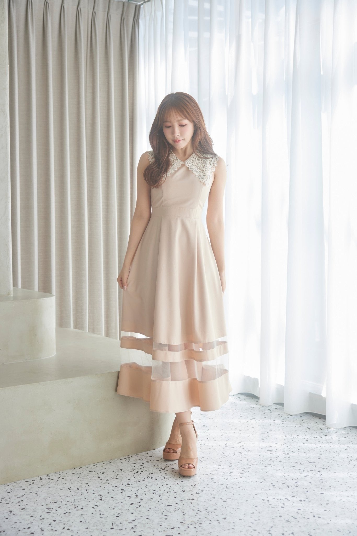 ミストレアス　Lace Collar Sleeveless Dress Lace Collar Sleeveless Dress - MISTREASS