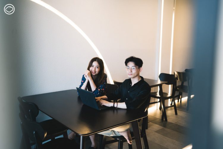 readthecloud's tweet image. กะจั๊ว ม้วย และคำอื่น ๆ ที่มีเพียงลูกคนจีนเข้าใจ แต่คนอื่นไม่เข้าใจ คอลัมน์ #PageMaker พาคุยกับสองพี่น้องดีและท็อป ผู้สร้างเพจ #ลูกคนจีน ที่เล่าเรื่องราวของวัฒนธรรมต่าง ๆ ของบ้านคนจีนผ่านเพจ จนเป็นเหมือนคอมมูนิตี้เล็ก ๆ ของลูกหลานคนจีน readthecloud.co/thai-born-chin…