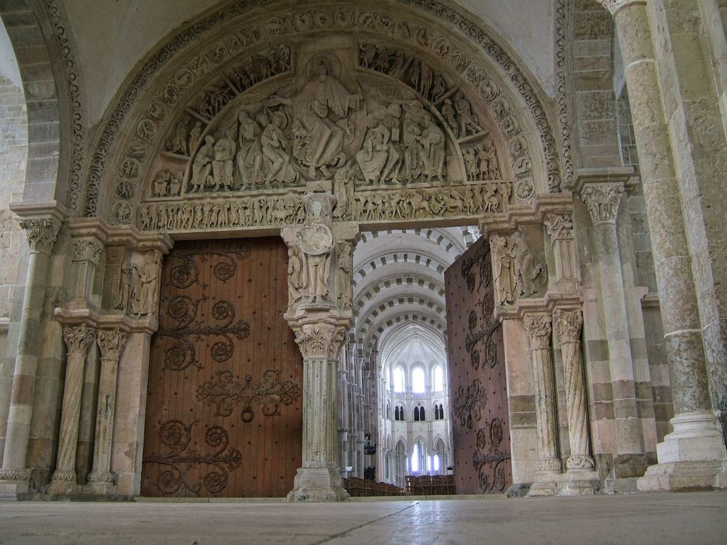 The design of a cathedral is theologically based and instructive in the ...