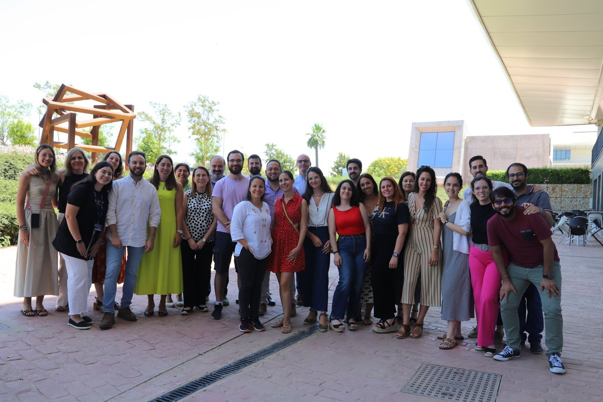 Loyola Investigación (@loyolaresearch) on Twitter photo Cerramos el curso en la Escuela de Doctorado de <a href="/LoyolaAnd/">Universidad Loyola</a> con muchos éxitos en todos los programas
Más de 30 ayudantes de investigación
Más de una decena de tesis defendidas y menciones internacionales
Y una familia que crece
#LoyolaDoctorados Cerramos el curso en la Escuela de Doctorado de <a href="/LoyolaAnd/">Universidad Loyola</a> con muchos éxitos en todos los programas
Más de 30 ayudantes de investigación
Más de una decena de tesis defendidas y menciones internacionales
Y una familia que crece
#LoyolaDoctorados