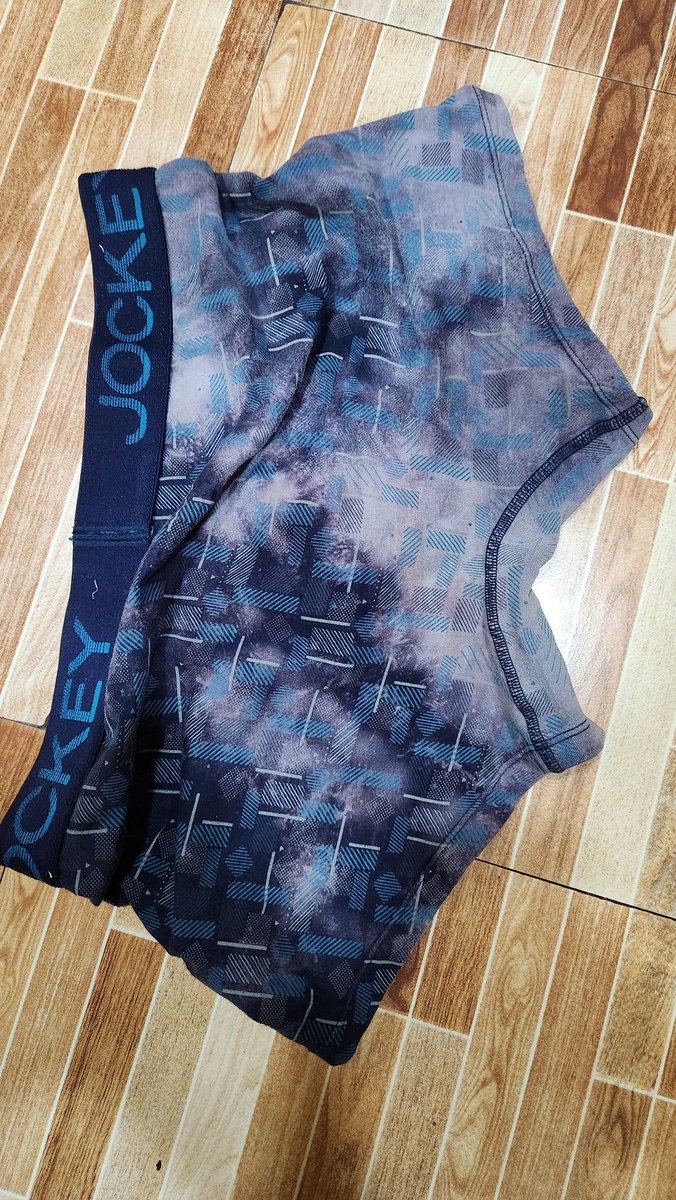 ThePrincePathak's tweet photo. @Jockey and @JockeyIndia this is for you and this happened in very first wash. 
What to do now....?
We are paying for premium product but..... Beeing your customer since 15 years i m very much unsatisfied.

It's time to change my brand. https://t.co/m5jewdGDUY