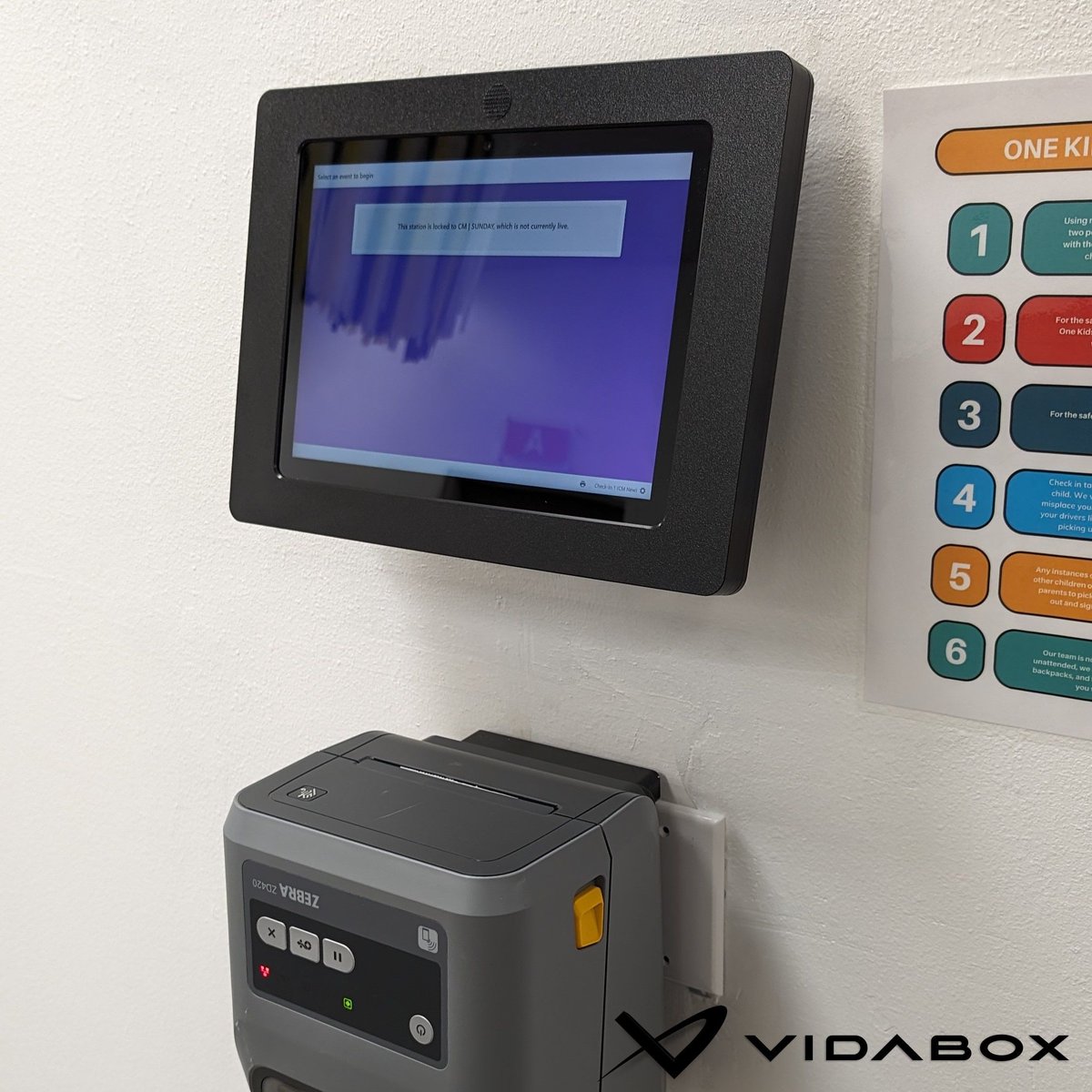 vidabox_kiosks's tweet image. Create an accessible check-in station or time clock with our Fixed Tilted Wall Mount! #VidaBox #TimeClock #Kiosk