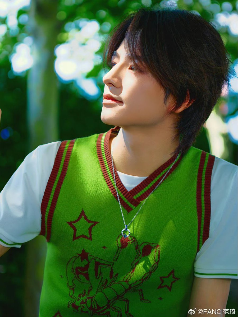 LStudio1007's tweet photo. 📸[Weibo] FANCI Jewerly  Update (062424)

Wang Zihao's youthfulness is invincible! Please join me in my spring and bright scenery
-
I love this vitality!
This power will transcend time and space
and become a beam of light in the days to come!

#레비 #LEV #レビ #WANGZIHAO https://t.co/oMNQDr5JYf
