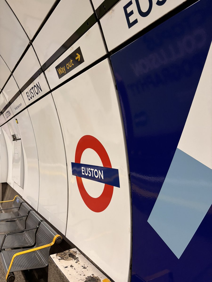 LornshillPE's tweet image. We have arrived safely in London. Some time to explore Covent Garden’s then onto our first workshop at Pineapple Dance Studios 💃🏻