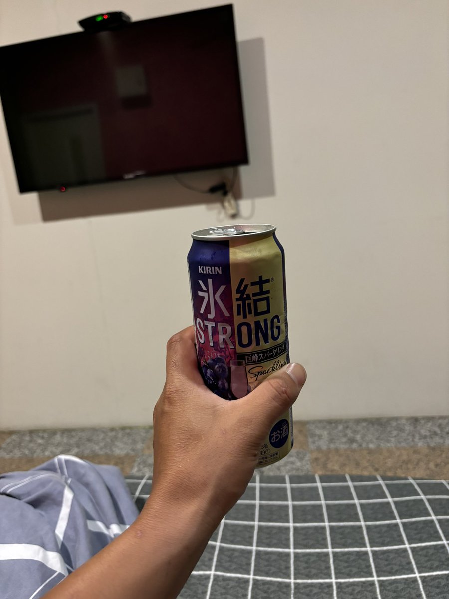 jay8754745's tweet photo. 在房間不知道要做什麼！好無聊！
#台東    #出差人生 https://t.co/CRhlR2i8sH