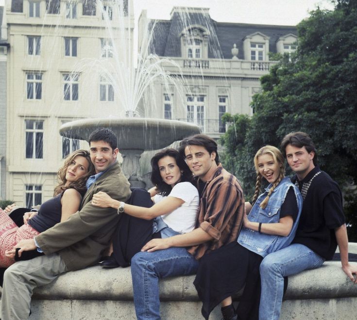 Bana
izlemedigim diziler
el yapar
ben
bin kere izledigim
friends'e
gel yaparim
