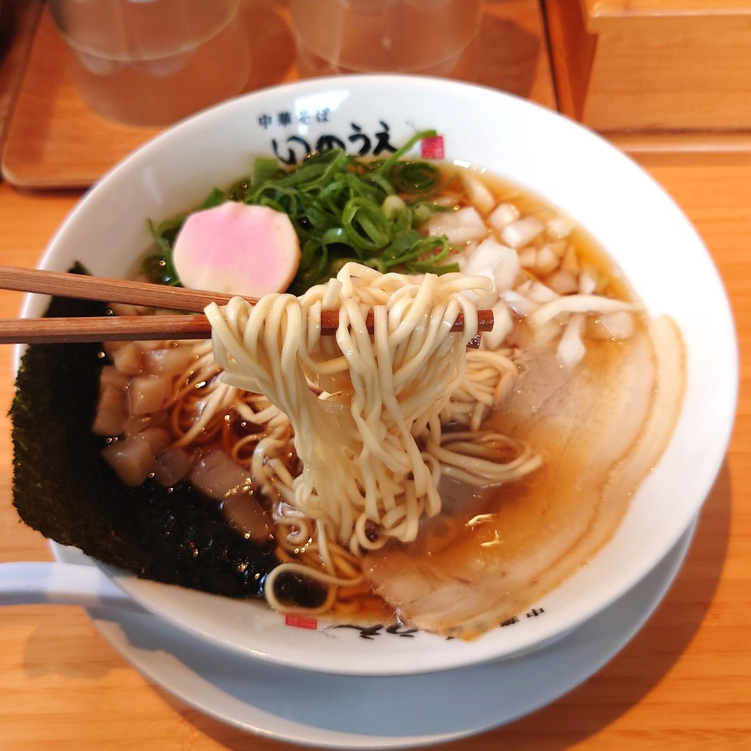 ramen__engineer's tweet photo. 店名：中華そば いのうえ
メニュー：中華そば<並> 890円

地方創再生をテーマにした淡路島FrogFarm内に2021年6月30日にオープンしたラーメン店✨
ザ・シンプルな醤油味の中華そばを堪能できました🍜

詳しい情報はブログへ↓
https://t.co/EeiDUpvZ8b https://t.co/cCZSUKBJ1u