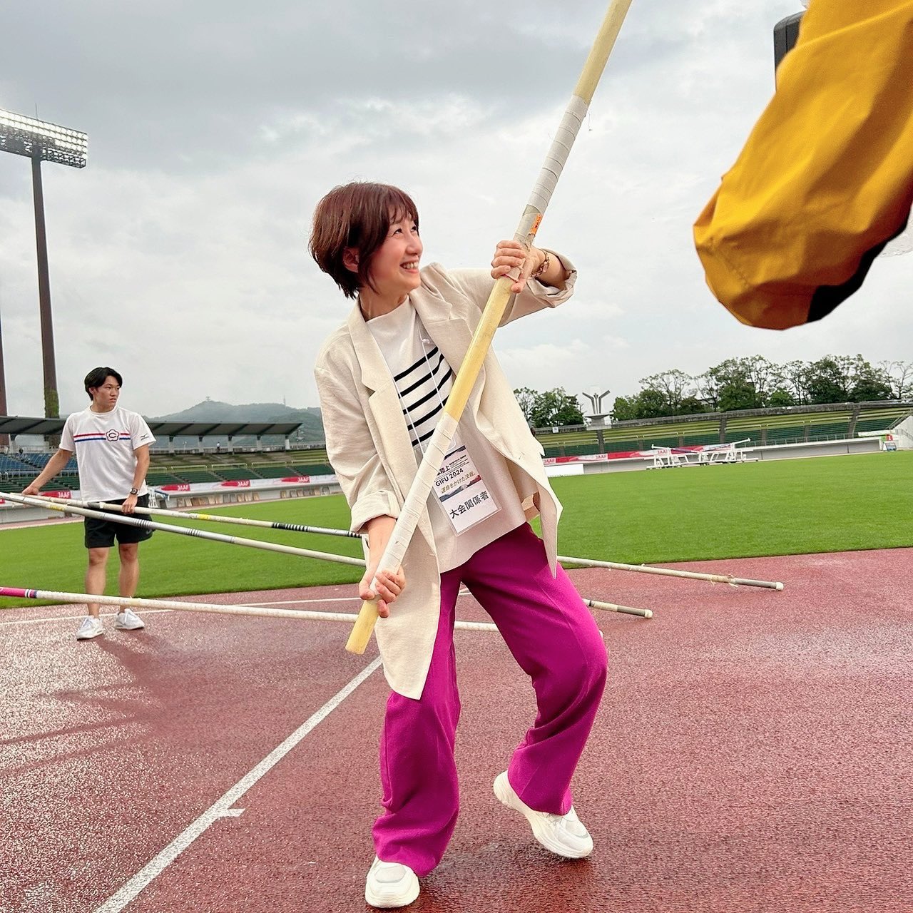 女子走高跳び  エロ 