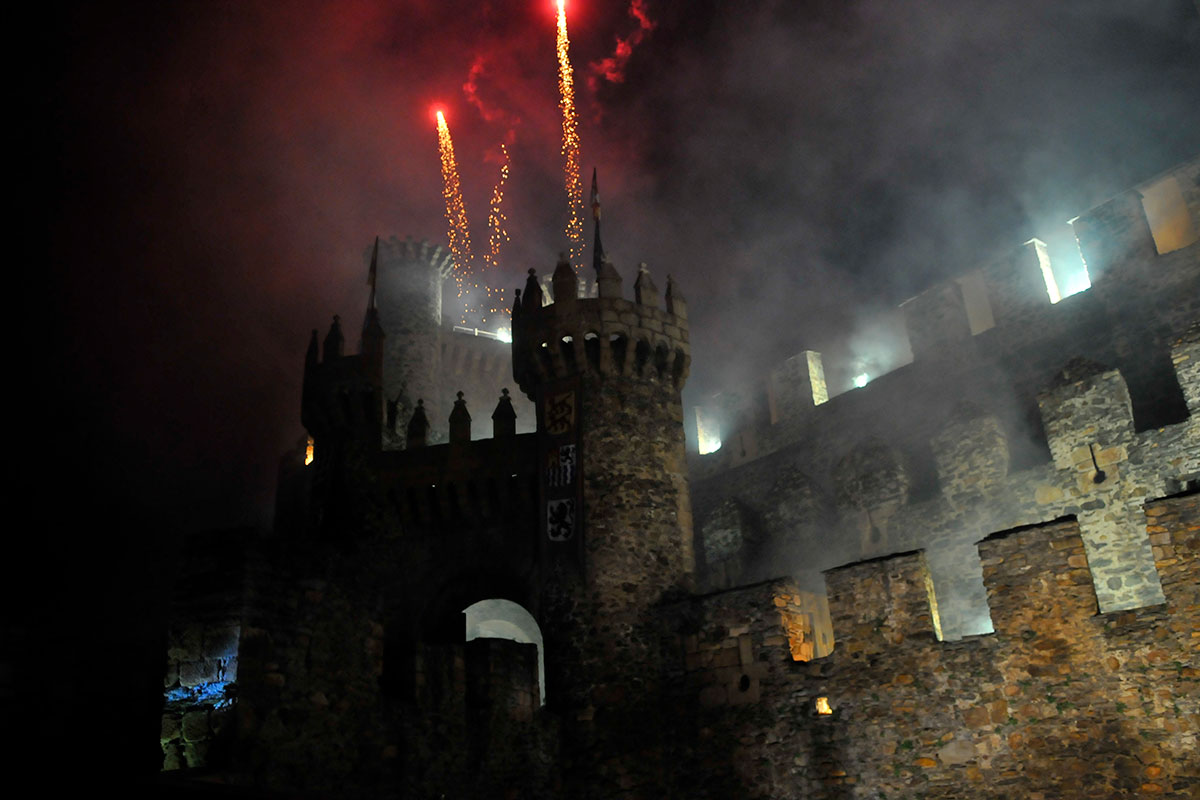 👏👏 Nuestro agradecimiento a todas las Asociaciones y a cuántas personas han participado este año en la celebración de la #NocheTemplaria. Sin su gran labor este evento no hubiera sido posible.

¡Ya queda menos para la próxima Noche Templaria!

#turismoponferrada #Bierzo