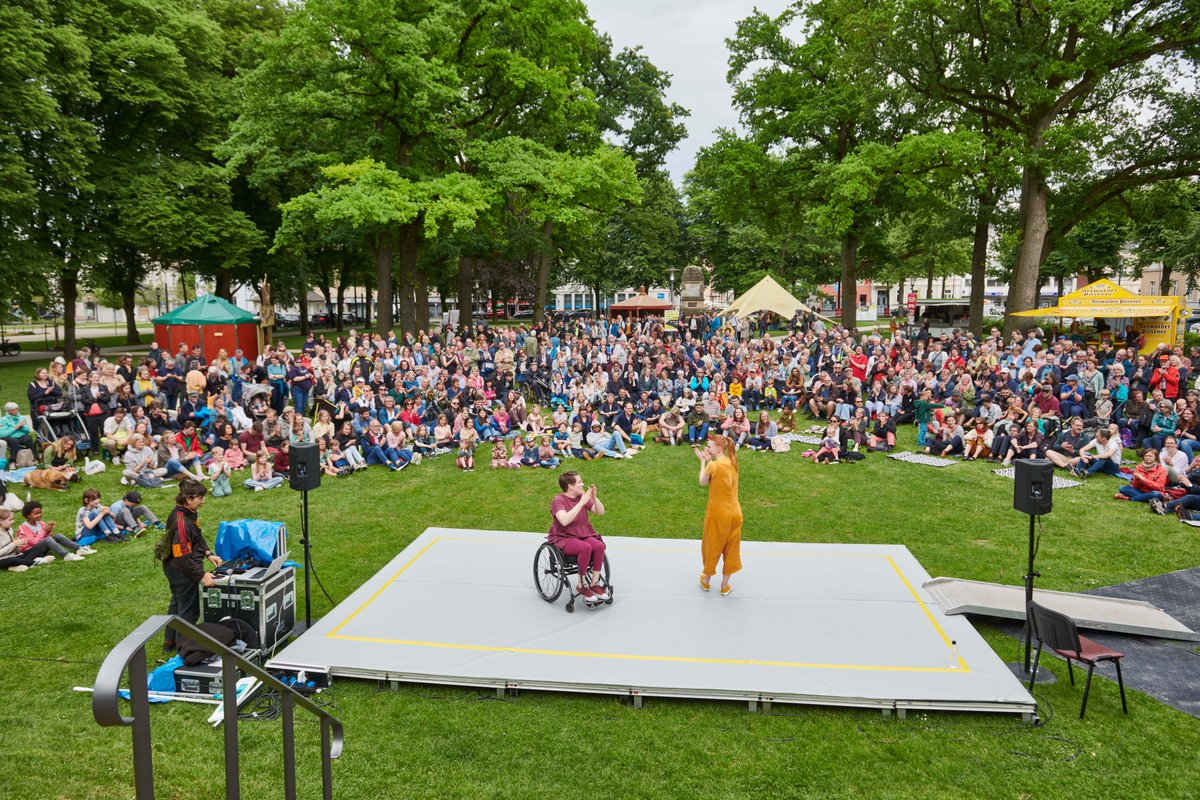 Mimbre (@mimbre_acrobats) on Twitter photo It's been a great start to the summer as <a href="/DarylandCo/">Daryl & Co</a> & Mimbre crew have taken "Look Mum, No Hands!" on tour! From the charming streets of Reykjavik to Dance Days festival in Swansea, we've been overwhelmed by the warm reception from audiences young & old.
#Inclusion #Positive It's been a great start to the summer as <a href="/DarylandCo/">Daryl & Co</a> & Mimbre crew have taken "Look Mum, No Hands!" on tour! From the charming streets of Reykjavik to Dance Days festival in Swansea, we've been overwhelmed by the warm reception from audiences young & old.
#Inclusion #Positive