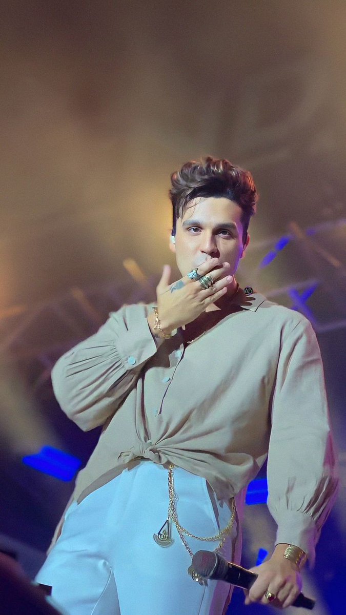 rarijadedoluan's tweet image. Alguém explica?