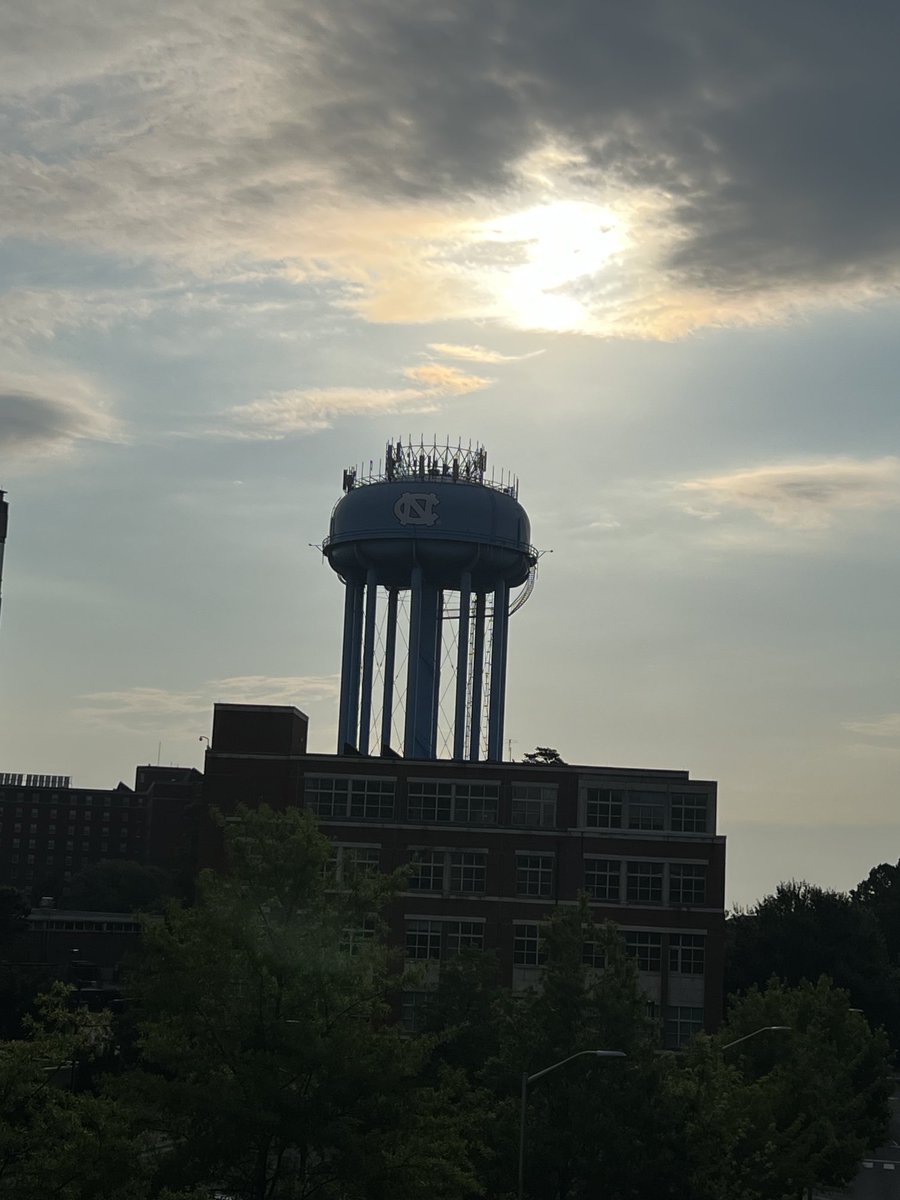 Gonna be a hot one. Use your sun screen ⁦<a href="/UNCWaterTower/">UNC Water Tower</a>⁩