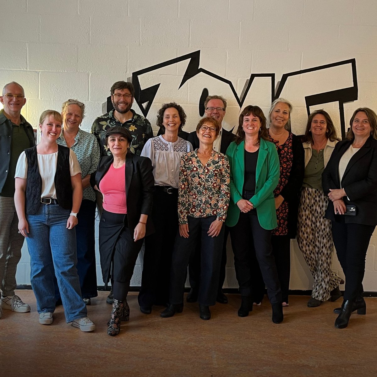 Op vrijdag 21 juni hebben CultuurSchakel, de acht Cultuurankers en de <a href="/GemeenteDenHaag/">Gemeente Den Haag</a> vastgelegd hoe zij elkaar nog beter gaan versterken. Dat is goed nieuws voor alle kunstbeoefenaars in Den Haag 👉 ow.ly/qLH050So7aL