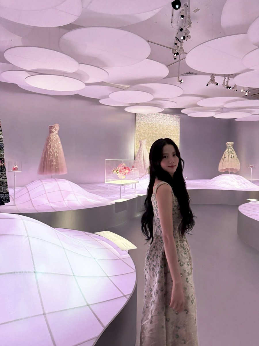 tkgaries103's tweet photo. Jisoo Dior princess is the best 

DIOR COUTURE WITH JISOO
#JISOOxDiorCoutureAW24 https://t.co/tUXGbwfpKY