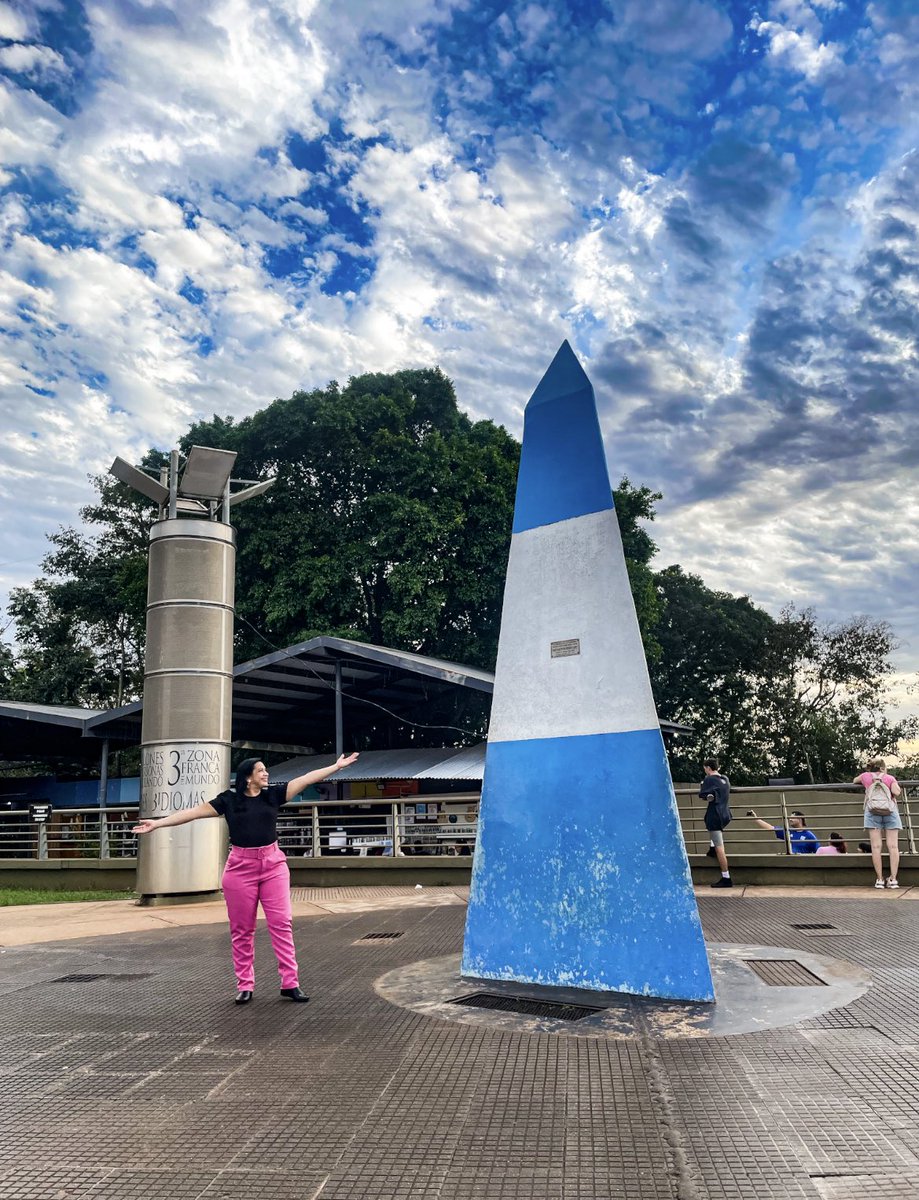 Não duvide de quão longe Deus pode te levar! 

Marco das 3 Fronteiras - Puerto Iguazú - Argentina 💙🤍💙