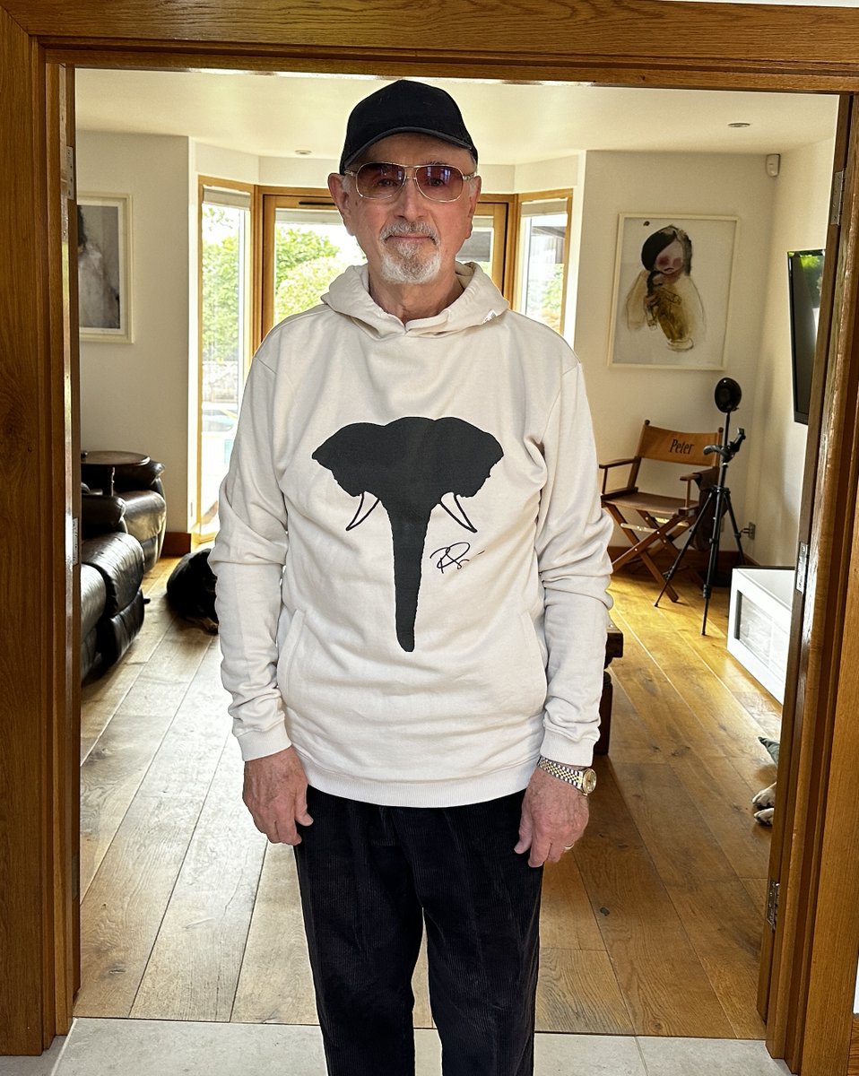 Hi Everyone, I really love this hoodie designed by the brilliant <a href="/rickygervais/">Ricky Gervais</a> Join me and Buy the design - campaigntobantrophyhuntingstore.com/ricky-gervais-…
To donate to CBTH - bantrophyhunting.org/donations/dona…