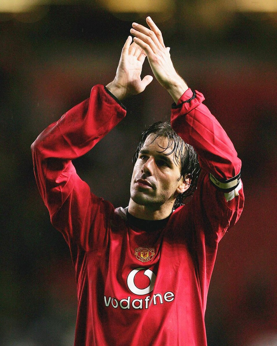 🚨🚨 MAJOR BREAKING!!!

Ruud van Nistelrooy is about to return to Man Utd as an assistant coach, reports <a href="/ADnl/">AD.nl</a>, but first called exclusively by <a href="/FabrizioRomano/">Fabrizio Romano</a>

He has TURNED DOWN the chance of becoming Burnley's manager to Ten Hag's coaching staff at Man Utd.

RUUUUUD!!! 🥹🥲♥️
