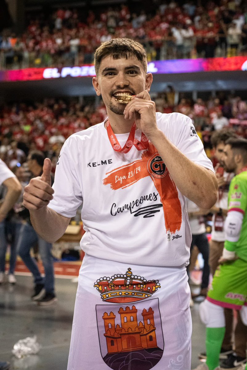 ❗️CAMPEOONEES DE LIGA❗️ 

Después de mucho trabajo, buenos momentos y no tan buenos lo conseguimos 🙌

Gracias Cartagena 🤩 Gracias Afición 🙂

Nos lo merecemos <a href="/JimbeeCartagena/">Jimbee Cartagena Costa Cálida</a> 😍

 ❌ <a href="/Munichsports/">MUNICH Sports</a> 
💚 <a href="/Proneosports/">Proneo Sports・プロネオ</a>
🖥️ <a href="/Ymksport/">YMK Sport</a> 

#SomosJimbee  #SomosCartagena #M13