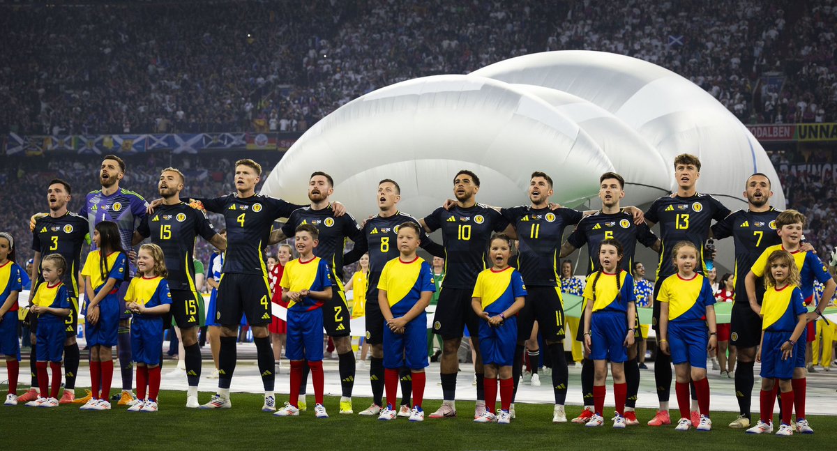 Angus Gunn tweet media