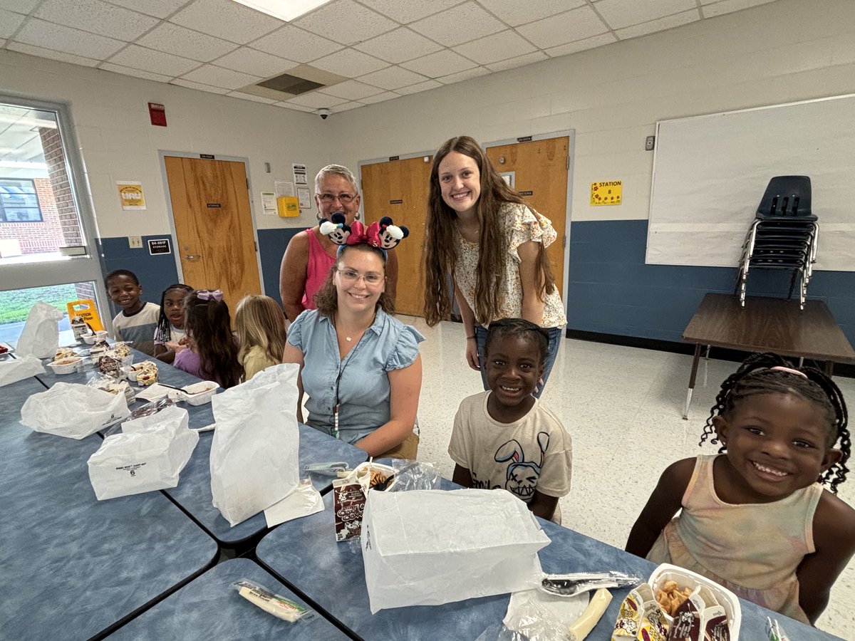 rcepride's tweet photo. Kindergarten Kickstart Day 1 begins.  Thank you Ms. Manucci, Ms. McCargo, and Ms. Manning! https://t.co/47fUfGqDXU