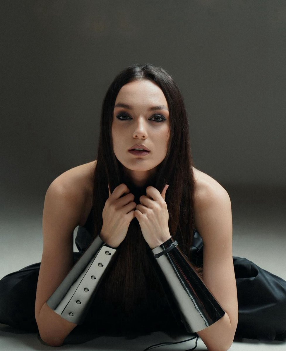 Black…🖤

#NanukaStambolishvili