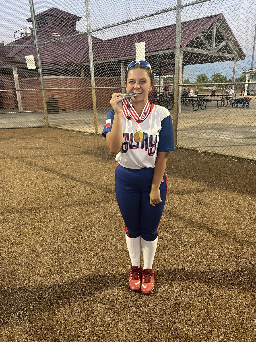 Sophia Whitten tweet media