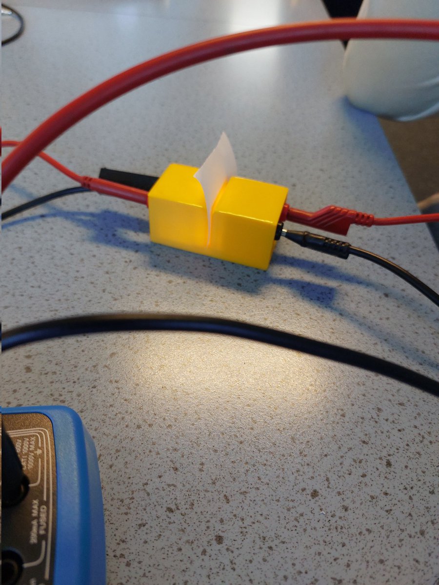 Vandaag met de leerlingen een halveringsdikteproef uitgevoerd. Leuk idee van Bibeta / Martijn Leisink. Werkt ook goed met weegpapier.