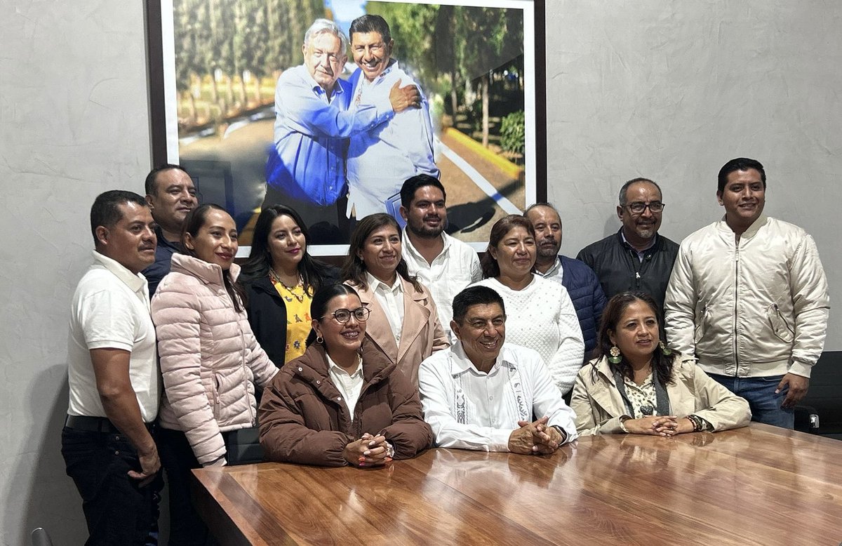 Gracias <a href="/salomonj/">Salomón Jara Cruz</a> Gobernador del Estado de Oaxaca, por su atención y respuesta a nuestros planteamientos.