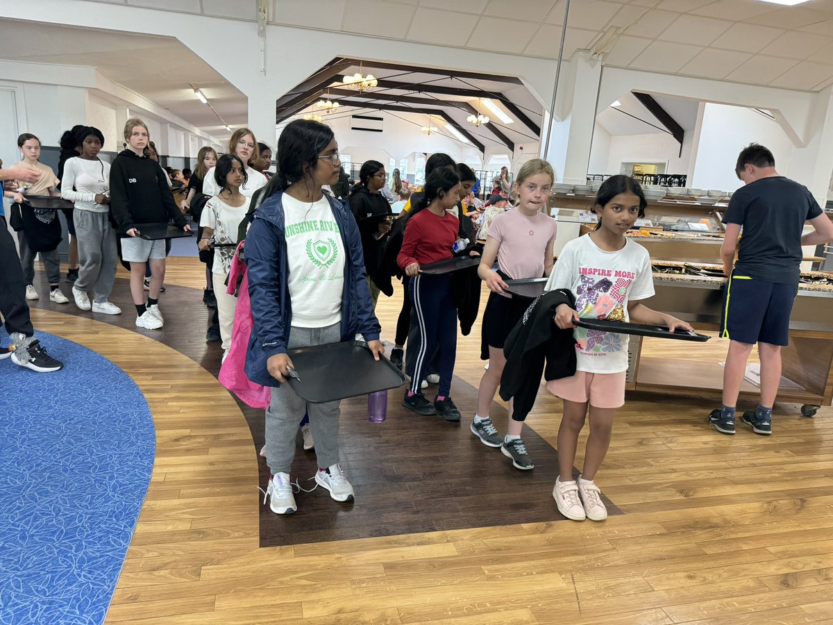 STMM20's tweet image. Final lunch of our visit… pizza 🍕 enjoyed by all. The sun is poking through the clouds and we are enjoying some problem solving games while we wait for our coach to arrive for our journey home 🏠 
#FunMorningActivities
#PizzasAllRound
#TeamWorkGoals