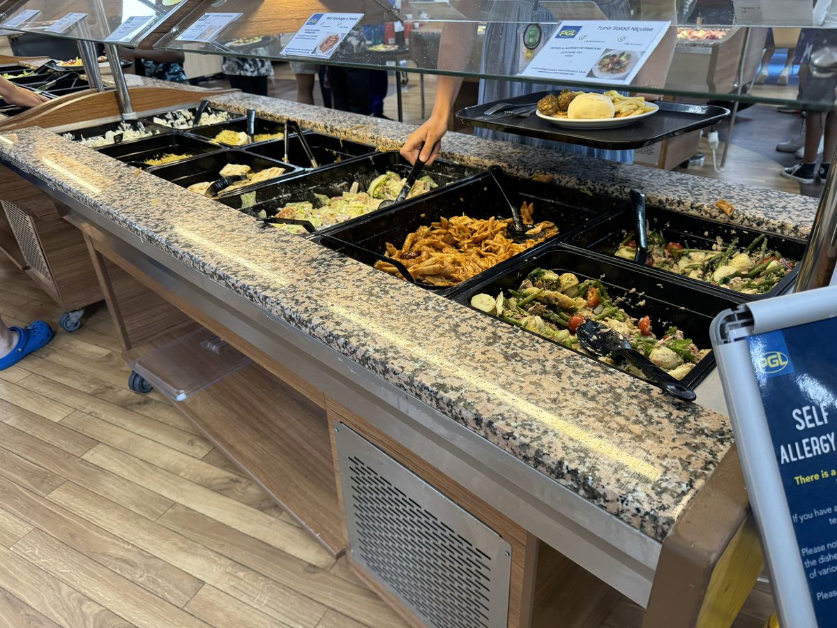 STMM20's tweet image. Final lunch of our visit… pizza 🍕 enjoyed by all. The sun is poking through the clouds and we are enjoying some problem solving games while we wait for our coach to arrive for our journey home 🏠 
#FunMorningActivities
#PizzasAllRound
#TeamWorkGoals