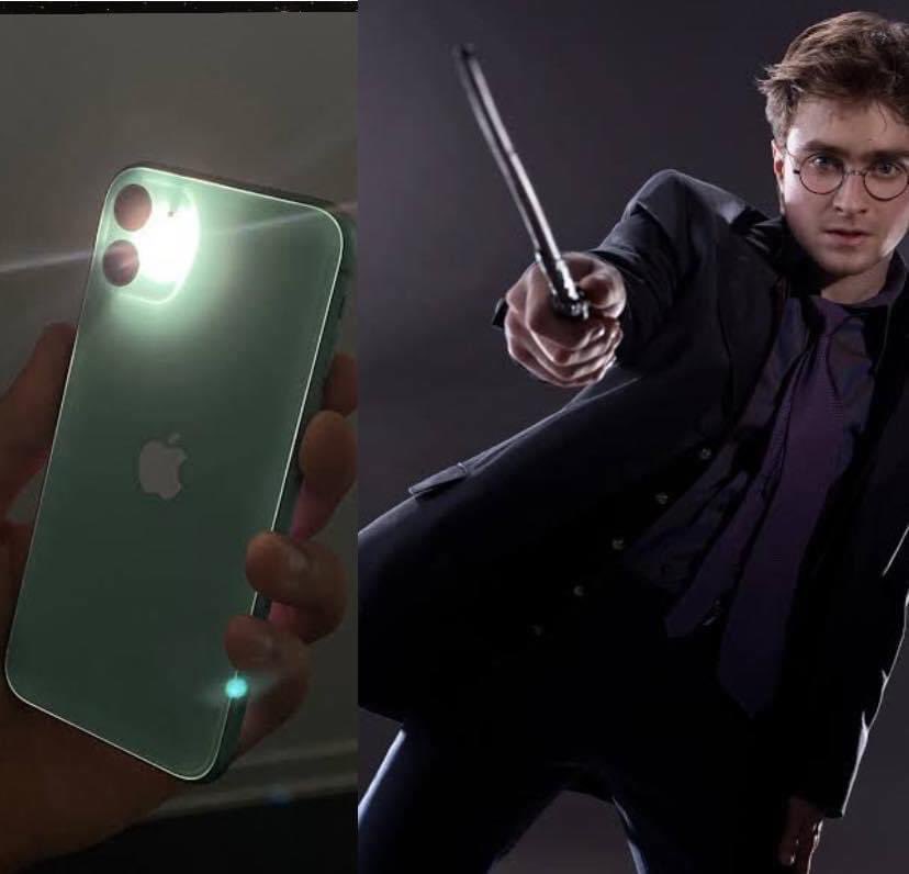 EnsedeCiencia's tweet photo. ¿LO SABÍAS?

Un pequeño truco para fans: 

Sabías que si dices 'Lumos! A Siri en iPhone o Google en Android, la linterna se enciende y ¡Nox! ¡para apagarlo!

Siéntete como todo un Mago e inténtalo  🧙‍♂️ https://t.co/H2xlEbCluq
