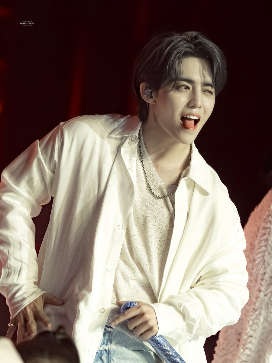 240616 위버스콘 HQ

승철이 혓바닥 쪼끄만해잉 

#세븐틴 #에스쿱스 #쿱스 #승철 #SCOUPS #seventeen