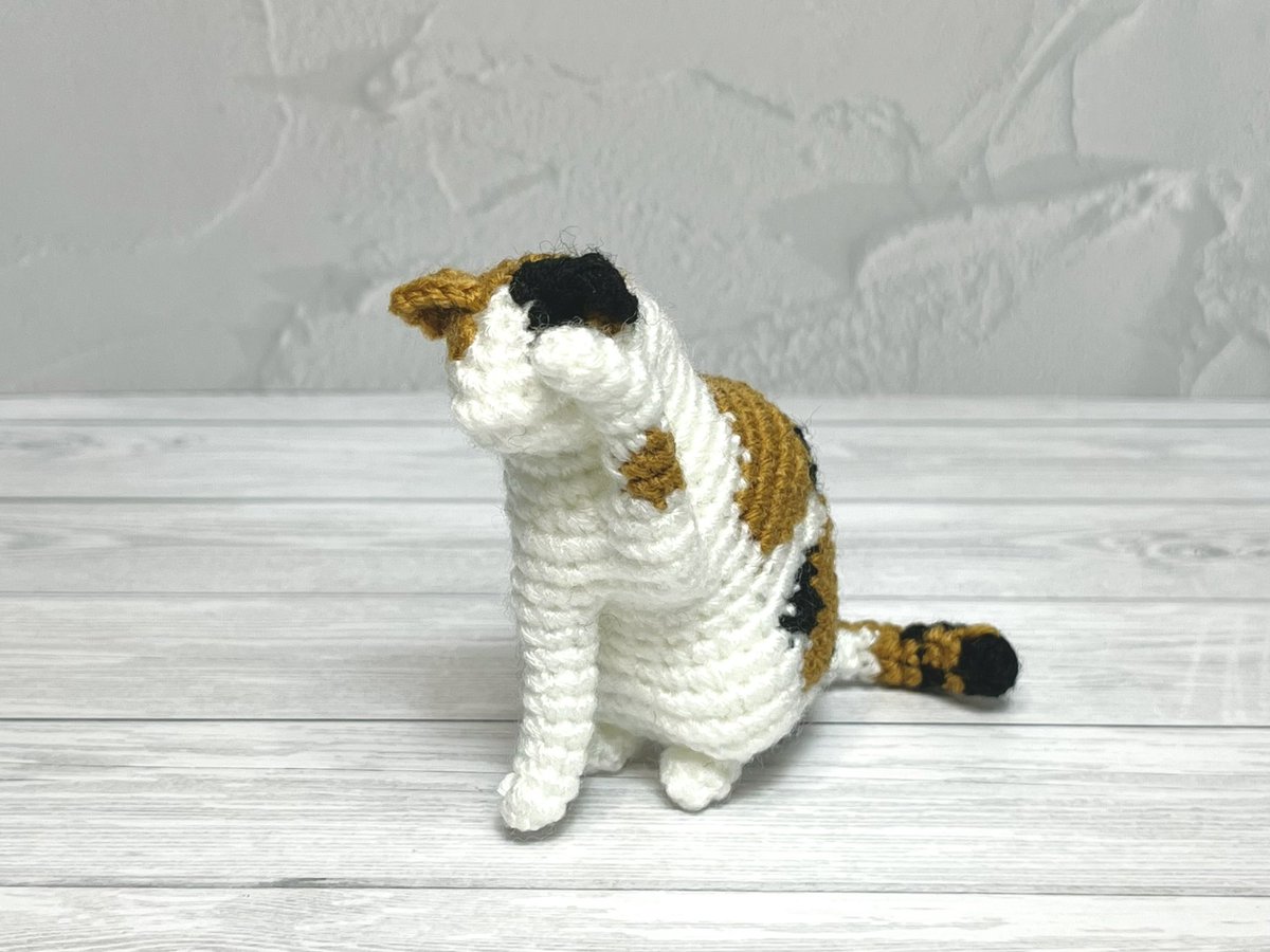 あみぐるみ 三毛猫ちゃん コロコロおチビ ストラップ - メルカリ