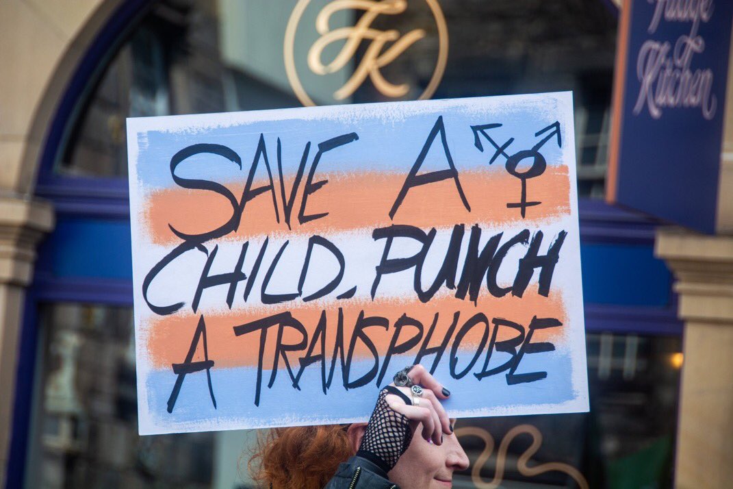 GMac_Dod's tweet image. #IndyRef #ScotRef #ImStillYES 

Some pics from Edinburgh Pride courtesy of @WingsScotland 

@theSNP endorse this by being there and speaking at the event…