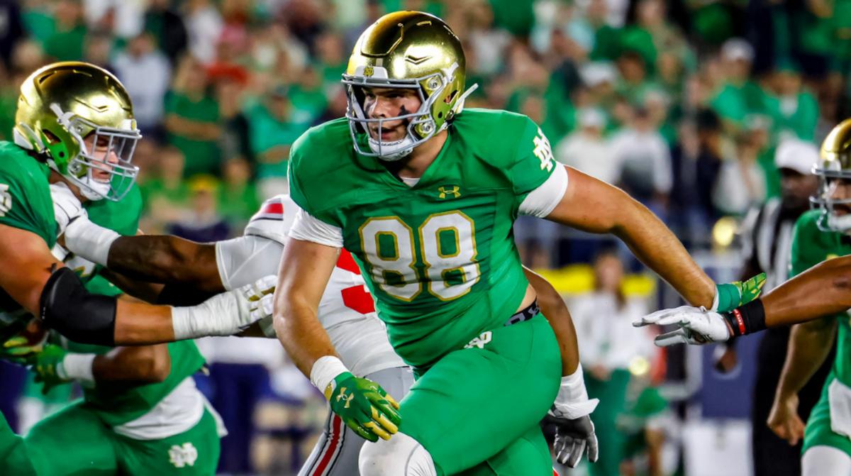 NCAAFNation247's tweet photo. ● TE Spotlight ●

Mitchell Evans - Notre Dame

• Evans is in line for a massive season in 2024. In his career he's caught 34 passes for 482 yards 2 Touchdowns averaging 14.2 ypc and rushed for 1 TD. I'm predicting Evans to have 6+ TDs this season and he has potential to have 8+.